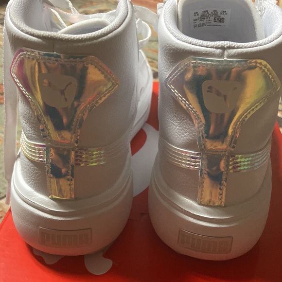 All white Girls Puma high top platform sneaker - Picture 3 of 4